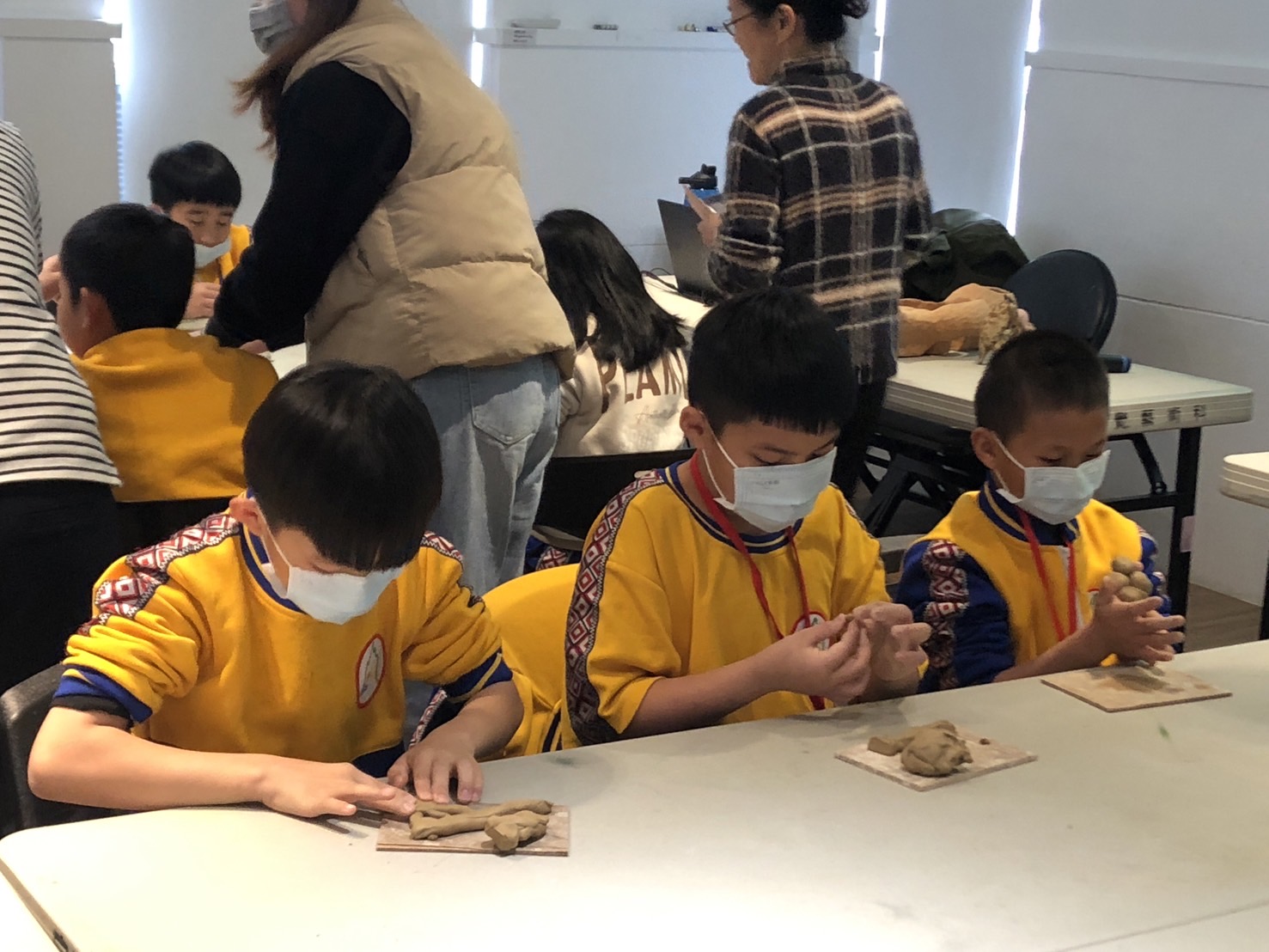09_參觀新竹241藝術空間，動手做一幅屬於自己的展覽海報-1